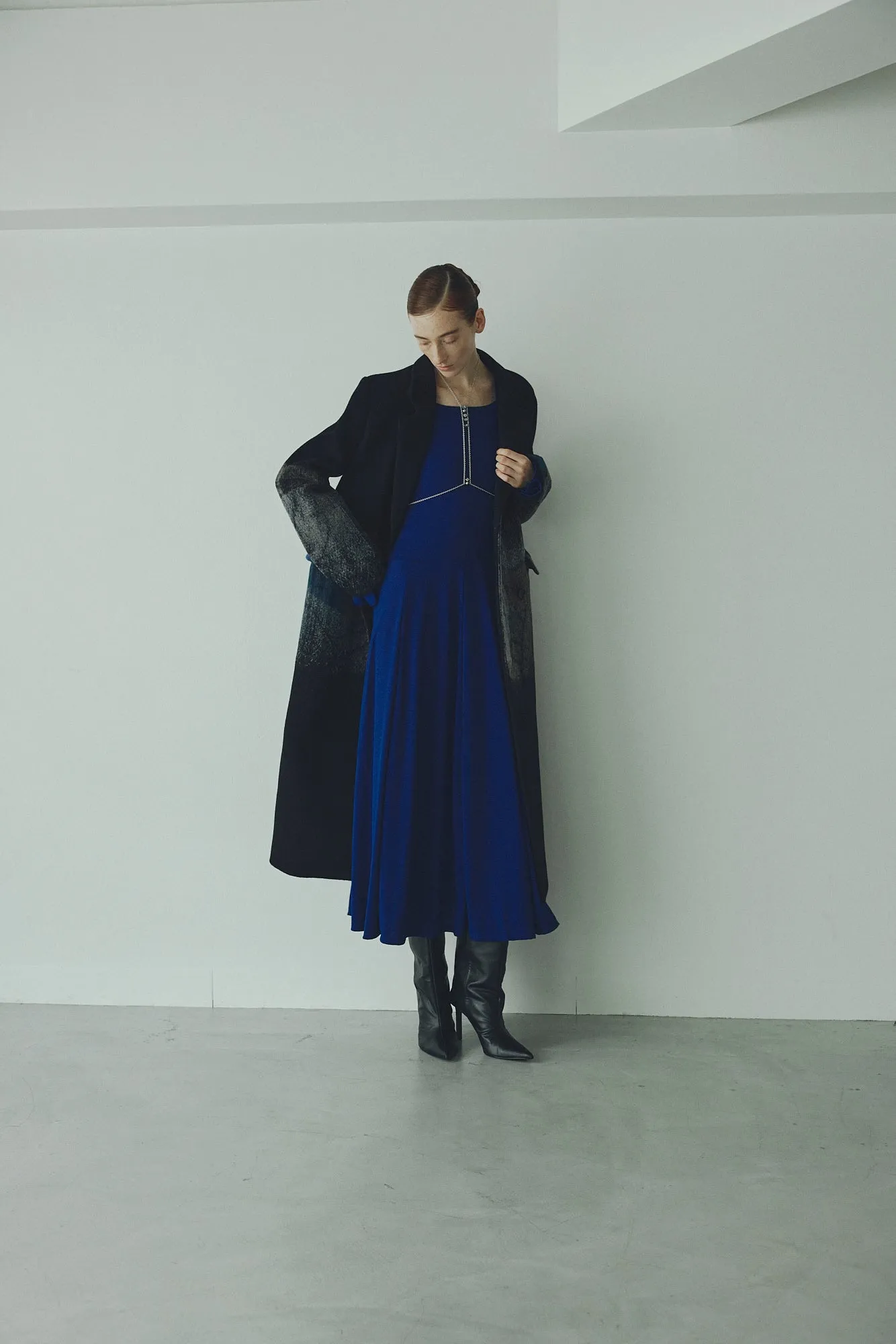 "Emerge" needle punch wool coat (Black)